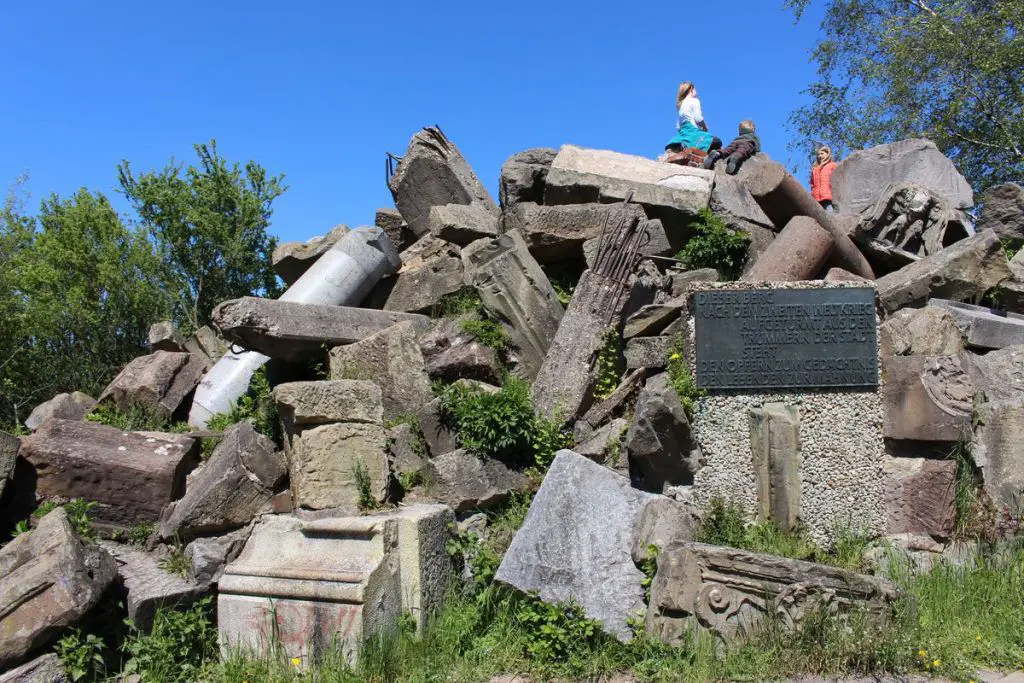 Trümmerhaufen auf dem Birkenkopf