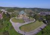 Luftaufnahme des Mausoleums auf dem Württemberg
