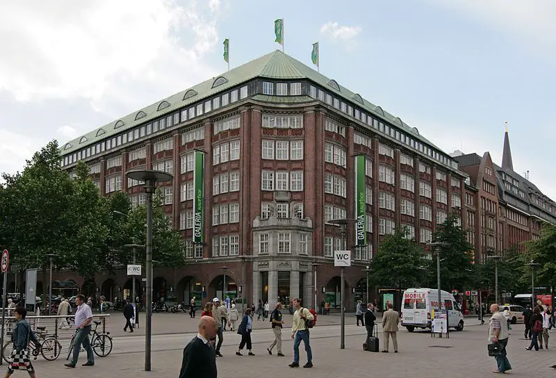 Einkaufen in Hamburg - in der Mönckebergstrasse