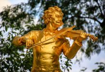Alles Walzer: Der goldene Geiger in Wien